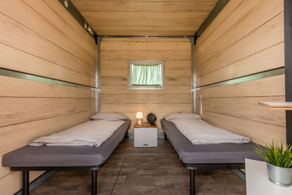 Pop-up hotel room (2 people)